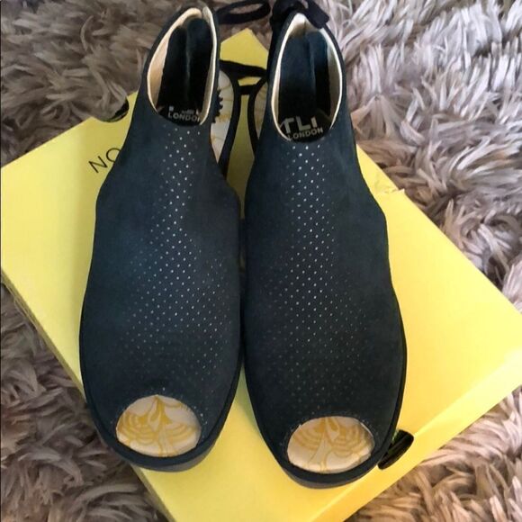 NIB Fly London YPUL in Cupido Reef {Size 39} - Picture 1 of 8